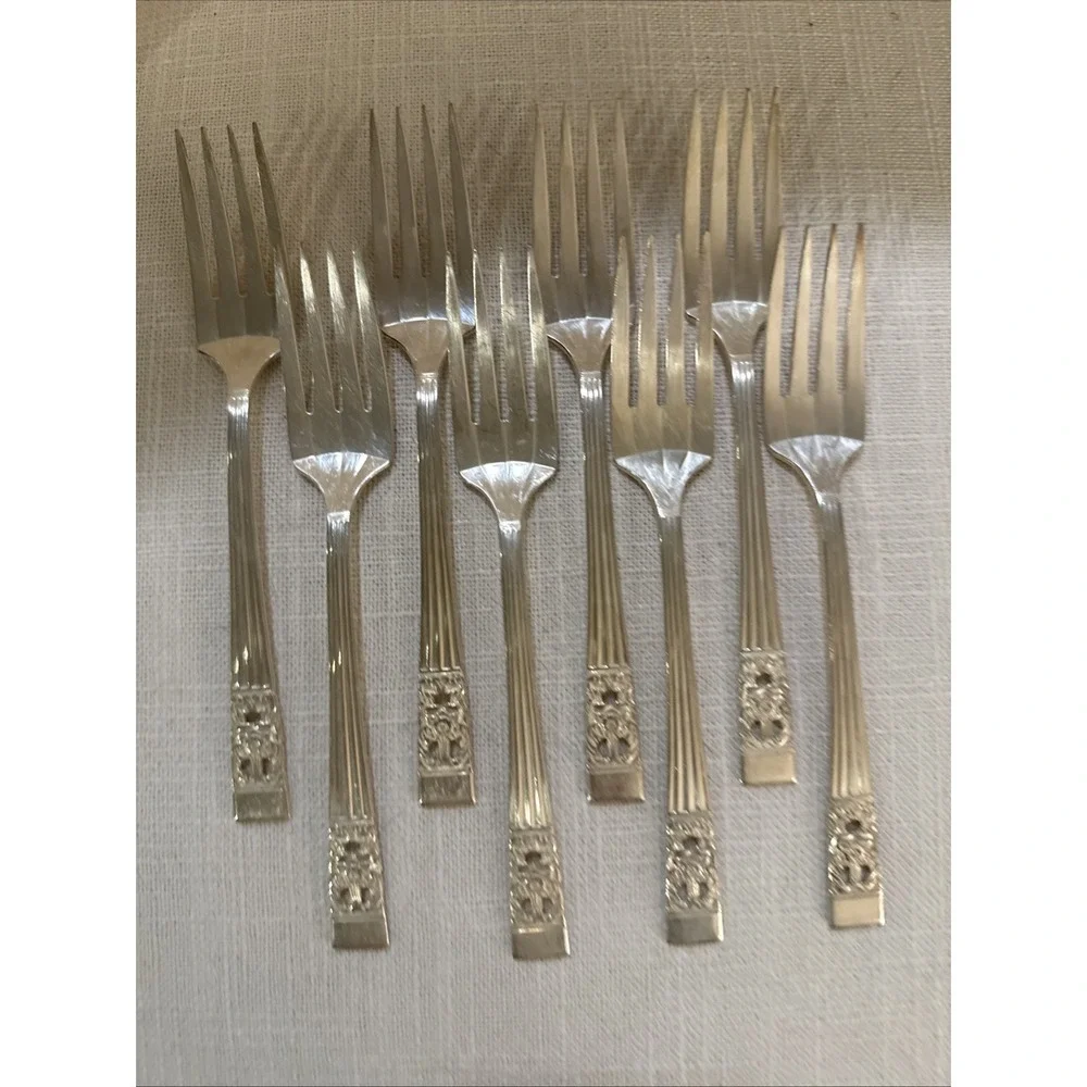 Oneida Community CORONATION Salad Forks NICE‎ Vintage Silver Plate SET of 8